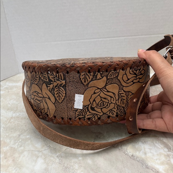 Mexican Tan Floral Tooled Leather Crossbody with Brass Clasp - Picture 6 of 14